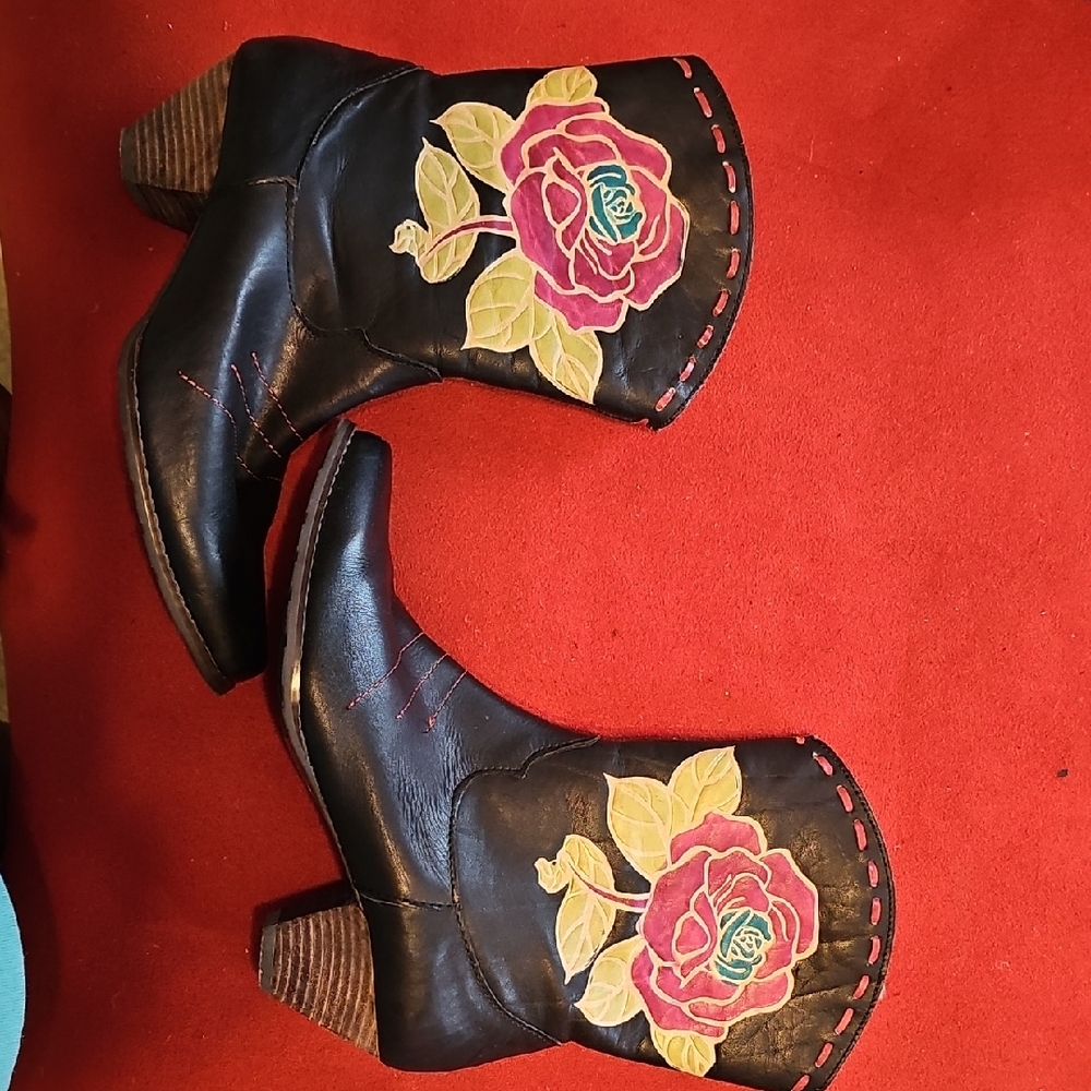 Floral Embroidered Black Ankle Boots